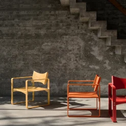 270 F loungestol, honey-stained