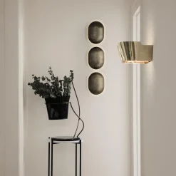9464 Wall Lamp, brass