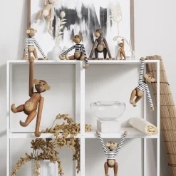 Abe x Nørgaard paa Strøget lille, hvid/sort