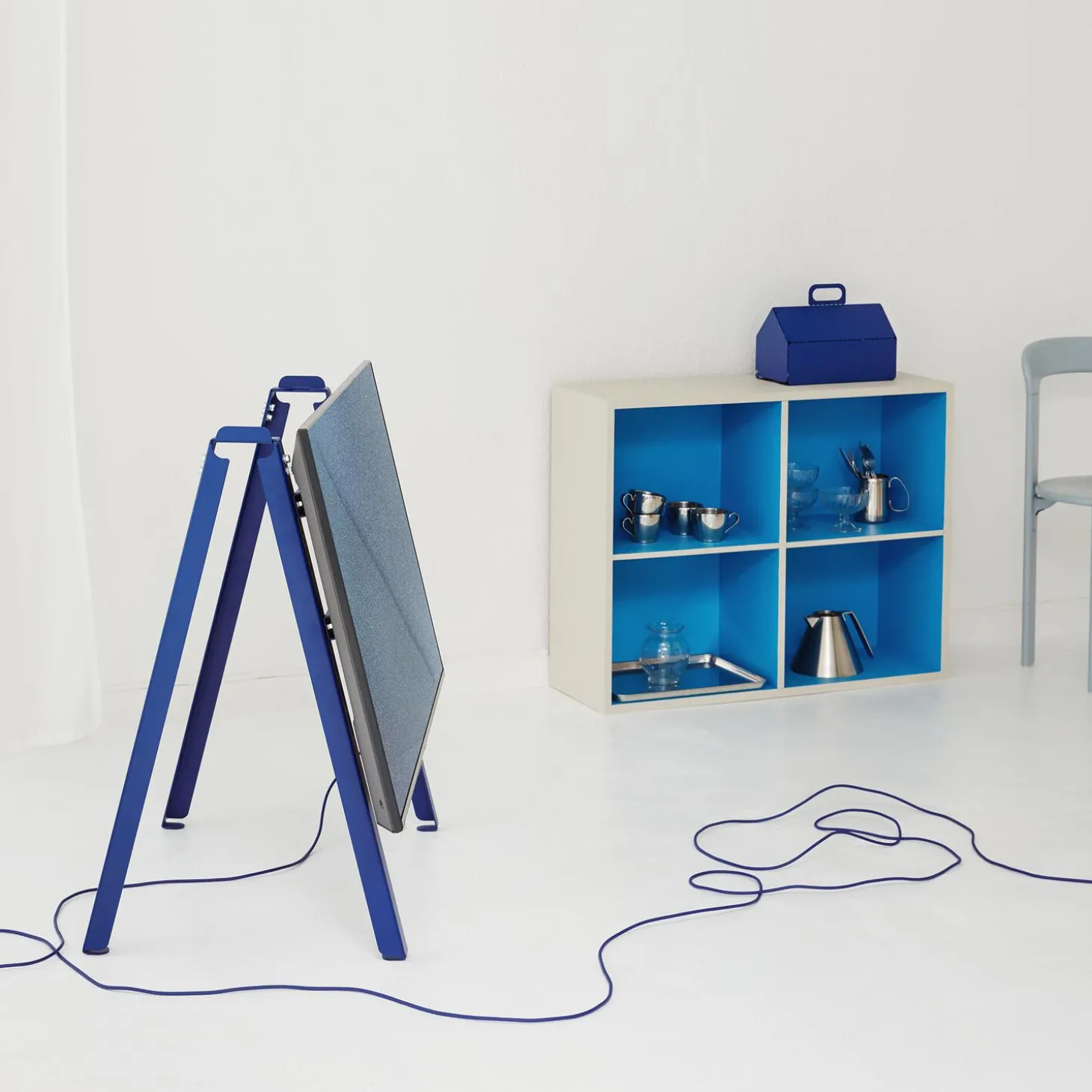 A-Frame Stand, ultra marine