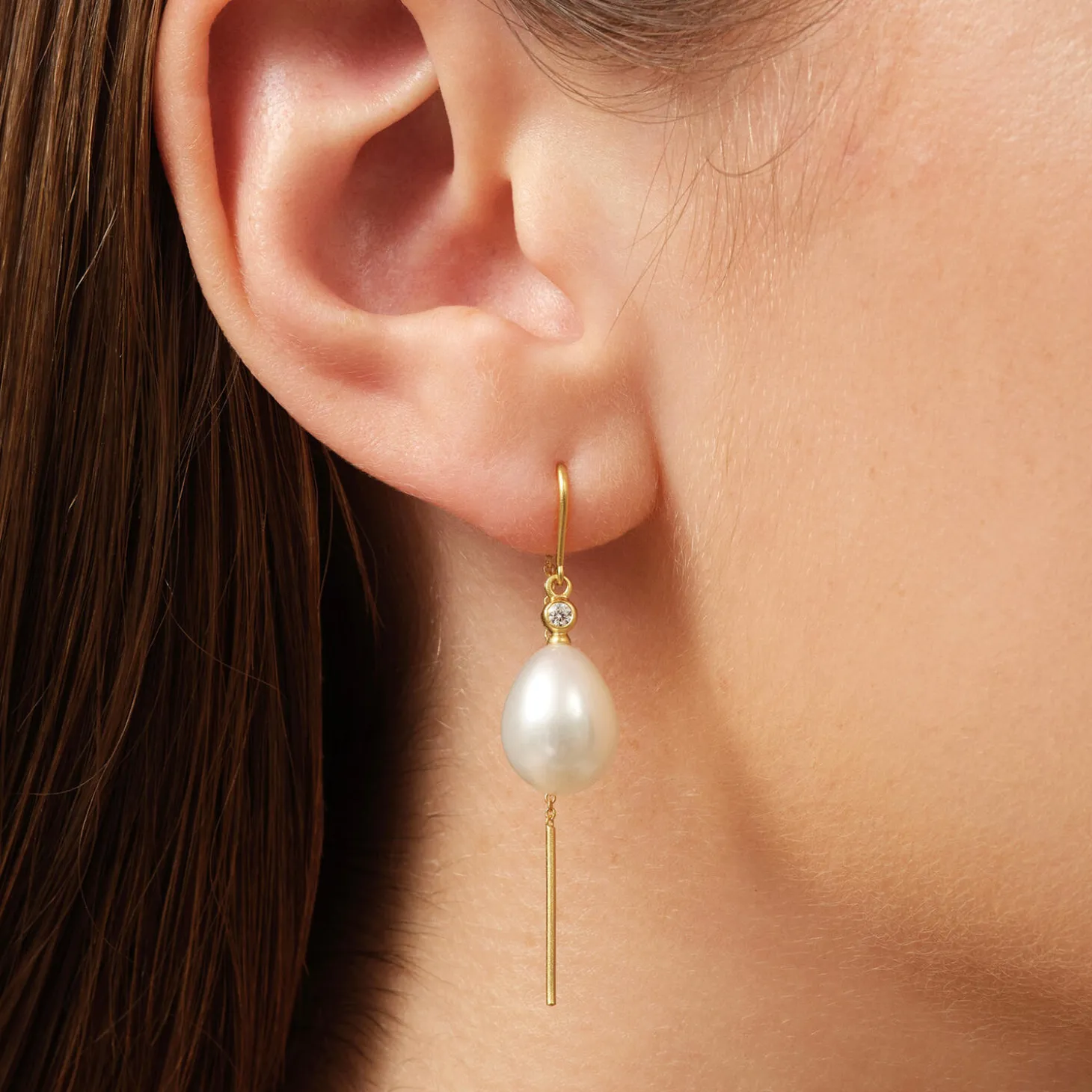 Afrodite Chain Earring, gold/white pearl