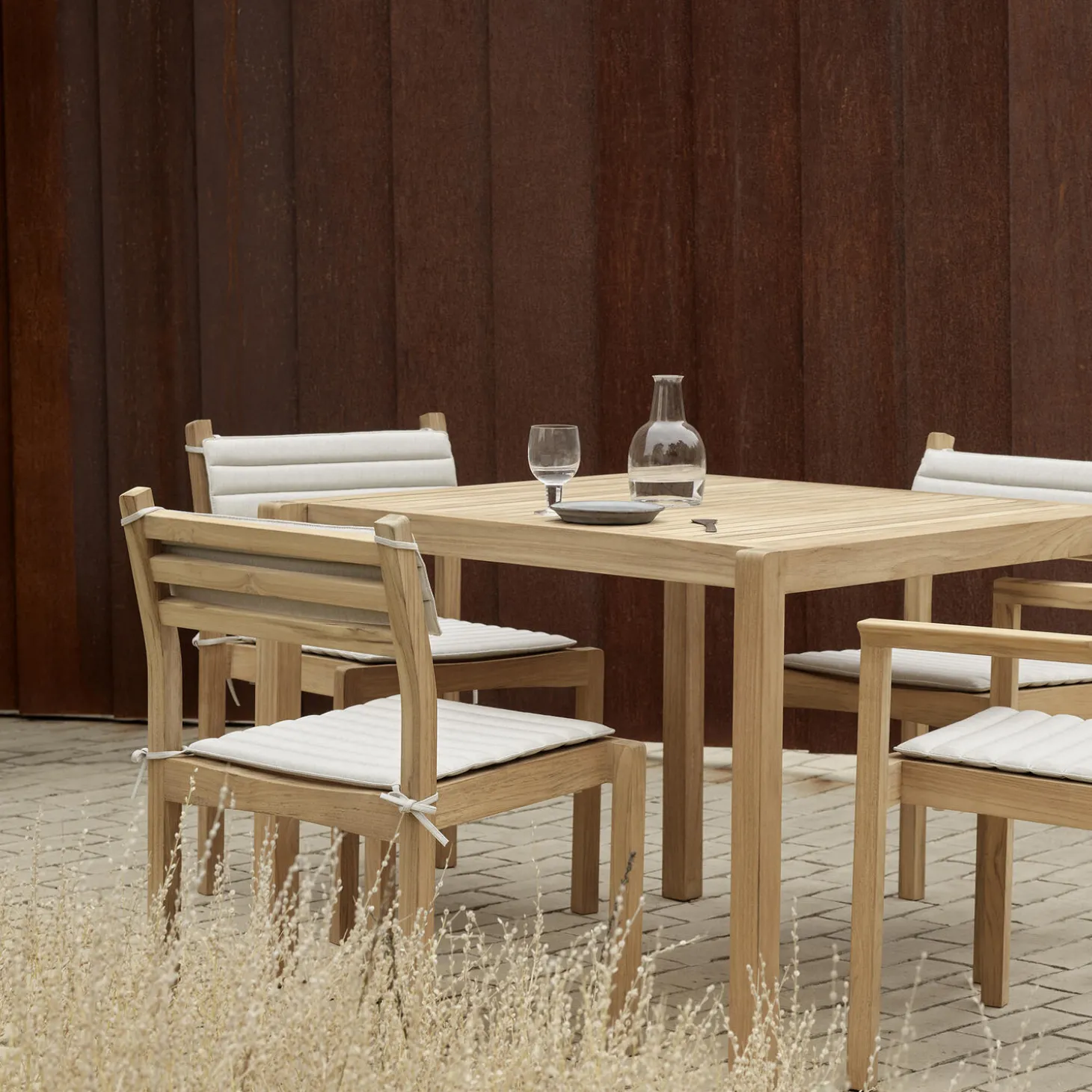 AH902 Outdoor spisebord