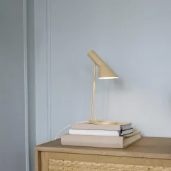AJ Mini bordlampe, warm sand