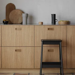 Angle Standard Bar Stool, black