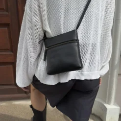 ArloMBG Crossbody Bag Soft Vintage, black w/br. gold