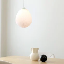 Around The World Pendant, white/black