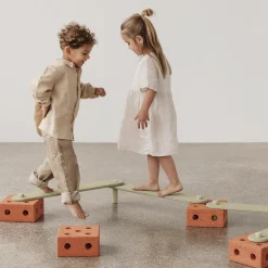 Balancebane, burnt orange/dusty green