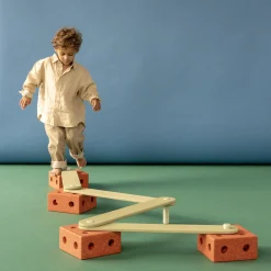 Balancebane, burnt orange/dusty green