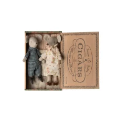 Bedstemor og bedstefar mus i cigaræske