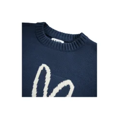 Bello sweater, peace at hand