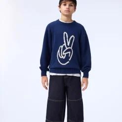 Bello sweater, peace at hand