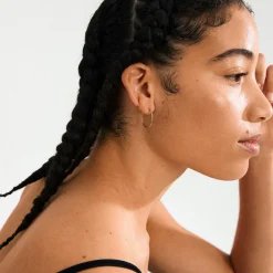 BETWEEN hoops, guldbelagt