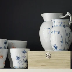 Blå Mega Riflet kande 90 cl