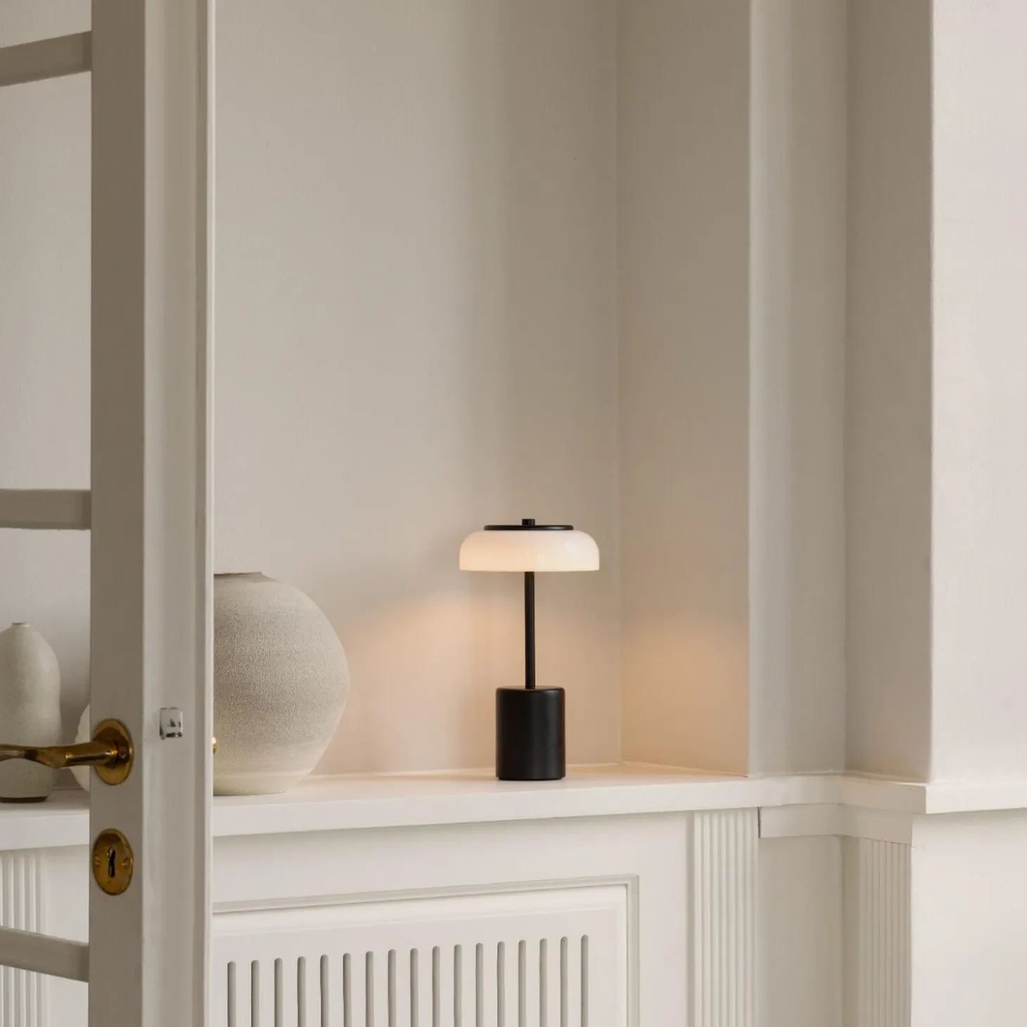 Blossi Mini Portable Table Lamp, black