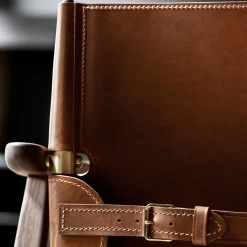 BM1106 Jægerstolen, olieret valnød/cognac