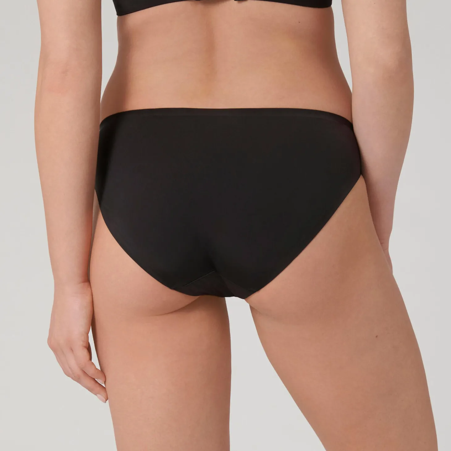 Body Make-Up Essentials Tai Briefs, black