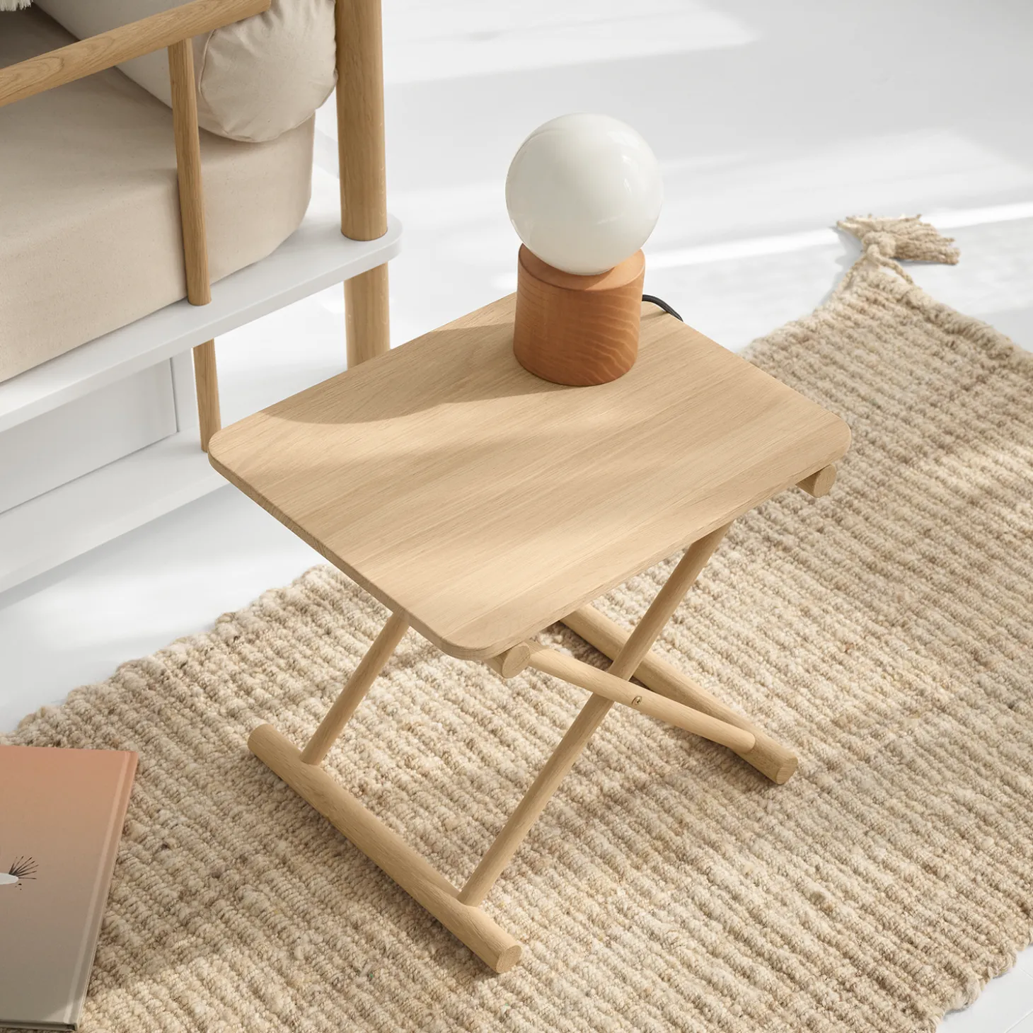 Camp sengebord højt, eg