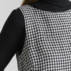 Chesu ærmeløs kjole, black/ivory pepita