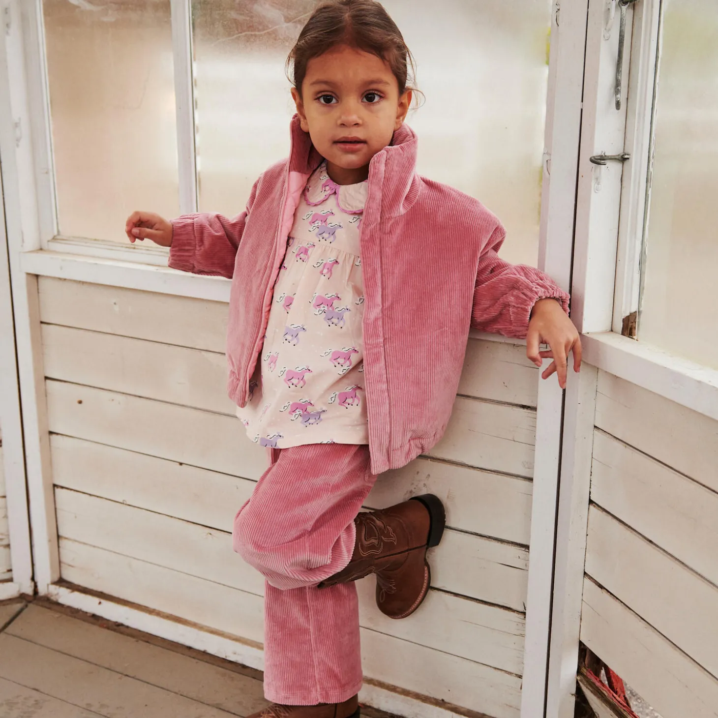 Corduroy Pant w. Wide Leg & Embroirdey, rose comb.