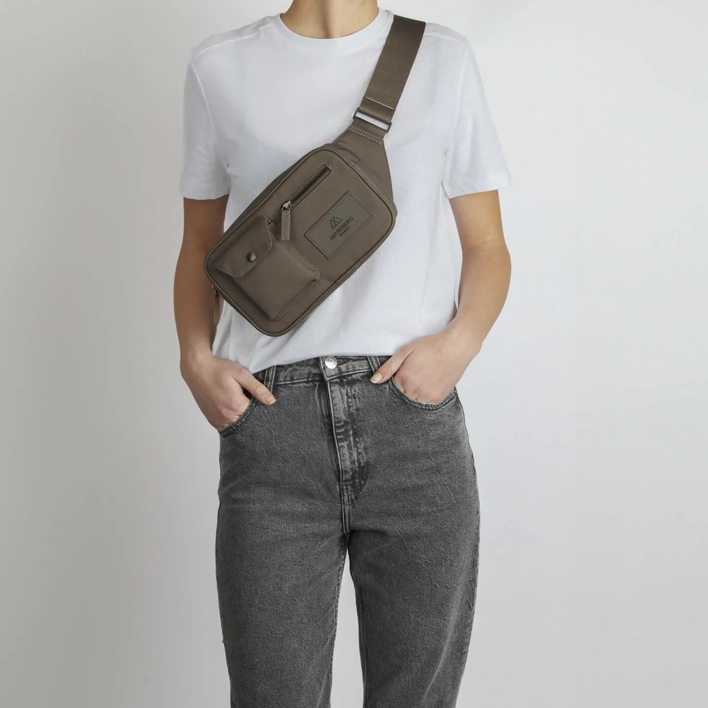 DarlaMBG Bum Bag, monochrome walnut