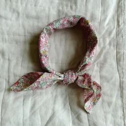 Eddie Scarf, pink betsy