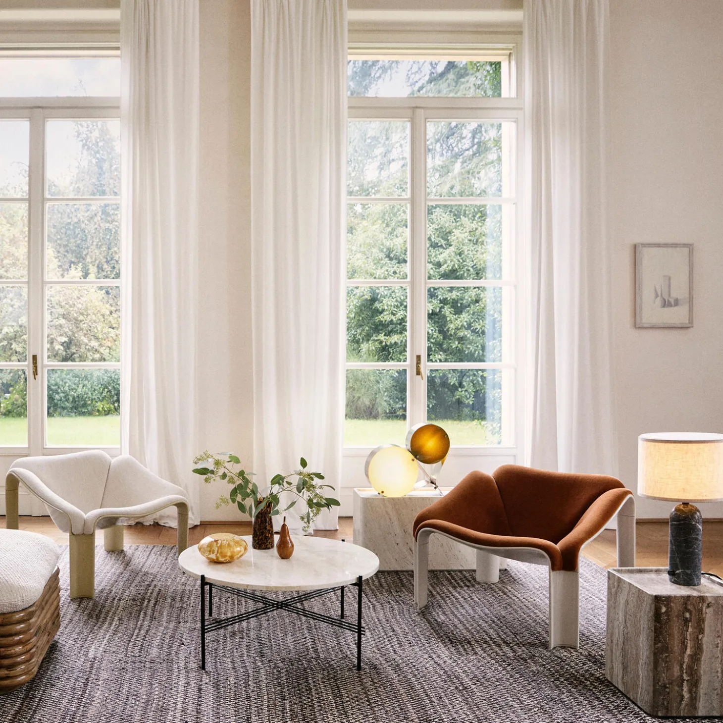 F300 Lounge Chair, alabaster white/Alpaca Alto 021