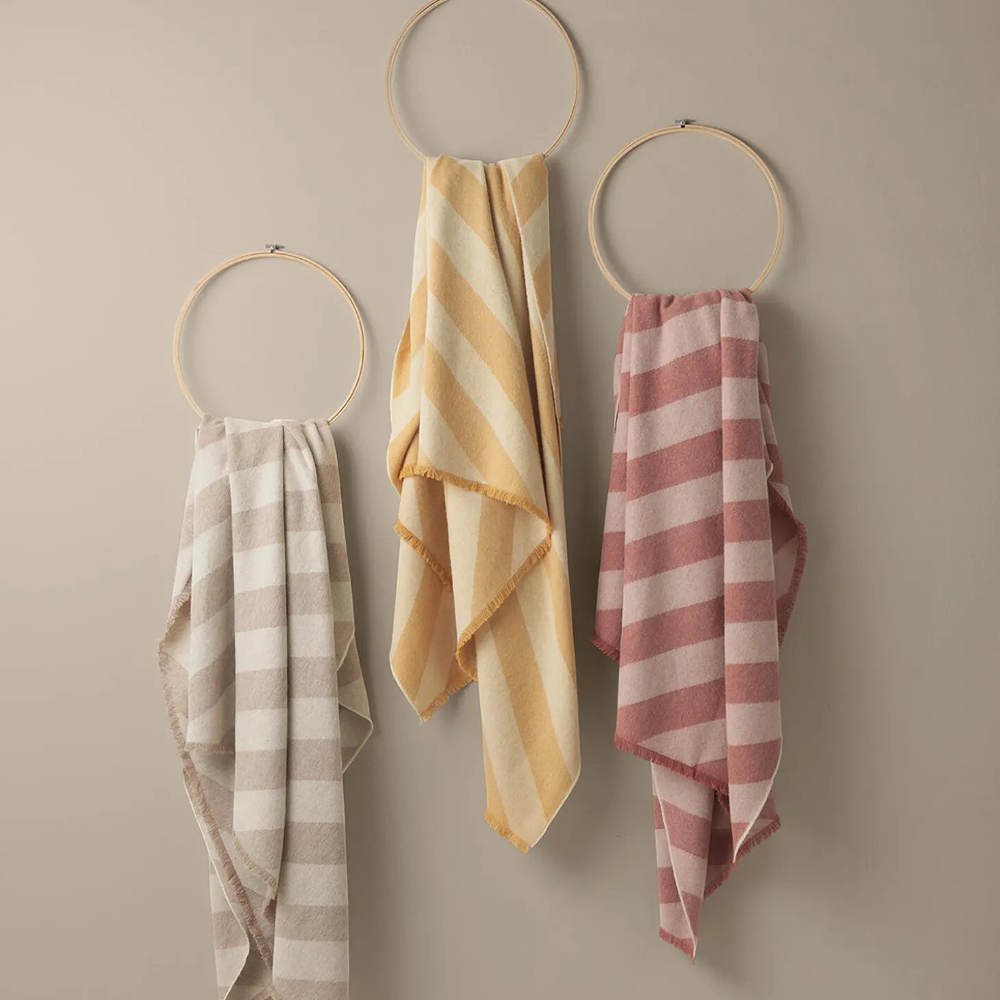 Fishbone plaid, camel