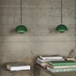 Flowerpot VP10 Pendant, signal green