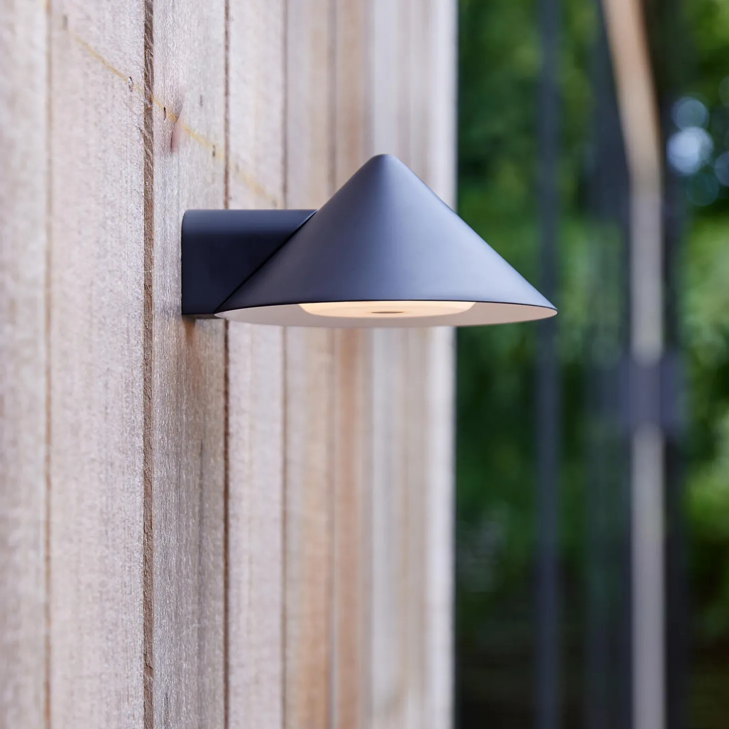 Grasp Wall Lamp, matt black