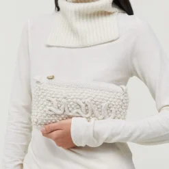 Helen Aiayu, albicant