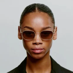 Hello Solbriller, matte gold