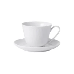 Hvid Riflet kop med underkop 24 cl