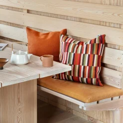 IDA Cushion, red shades