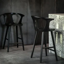 In Between SK7 barstol, sort