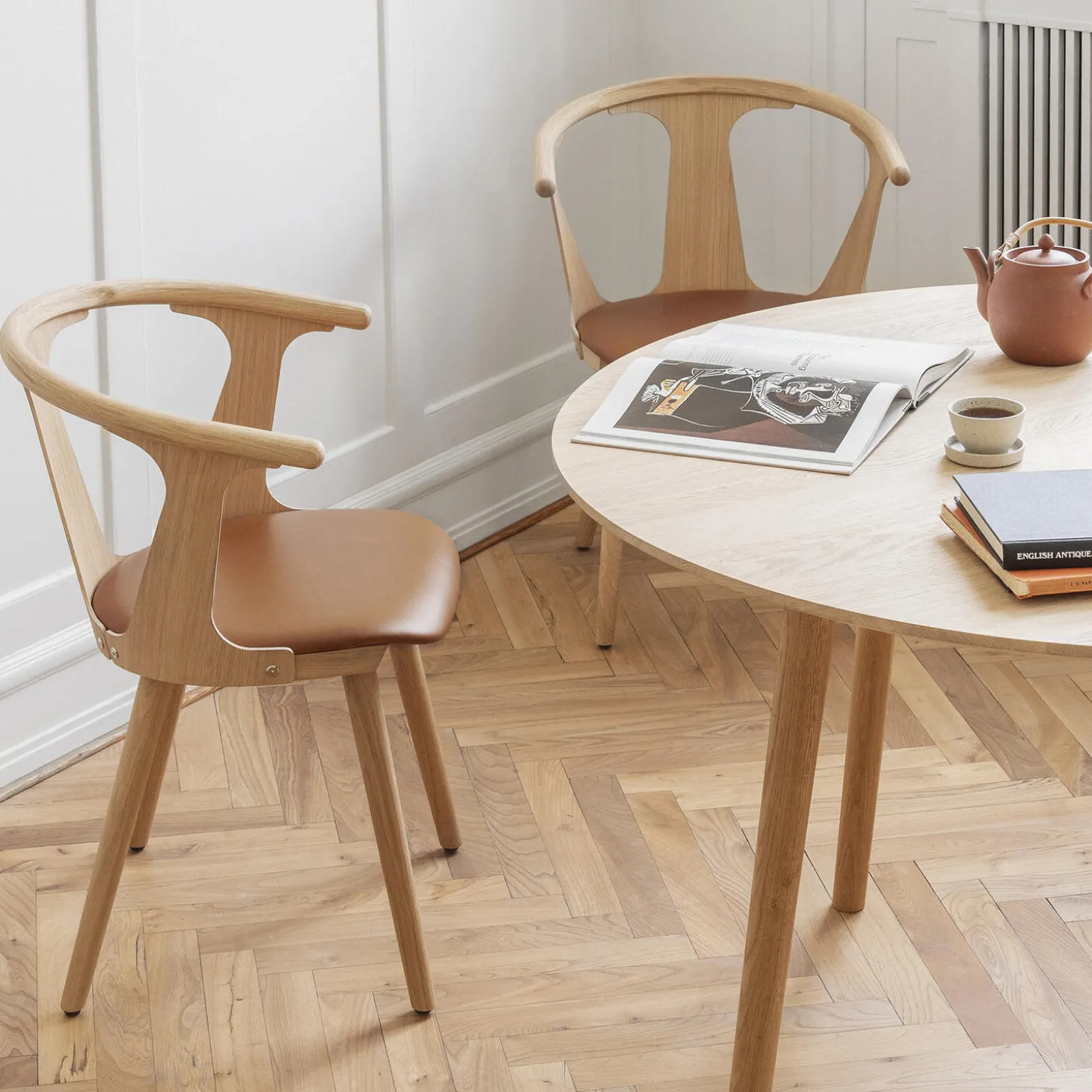 In Between SK2 stol, eg/cognac