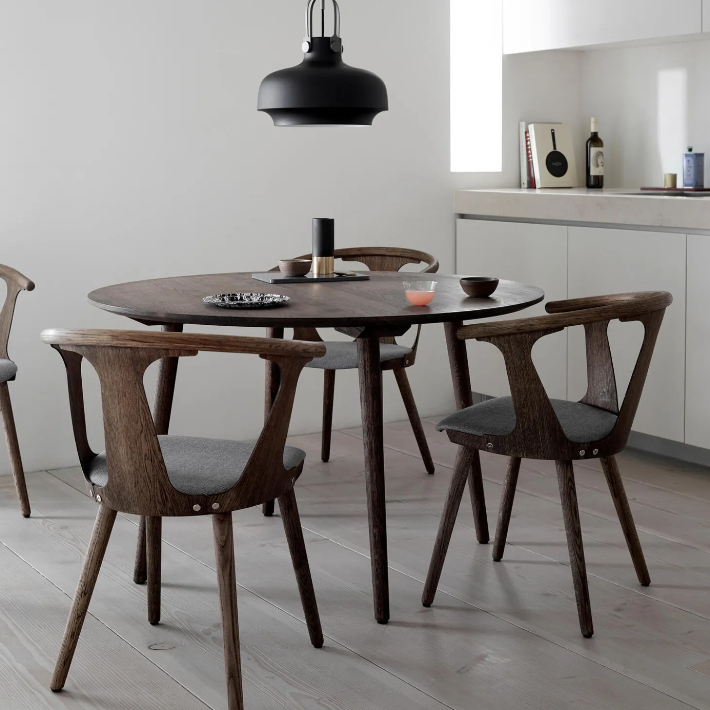 In Between SK2 stol, røget eg/grå