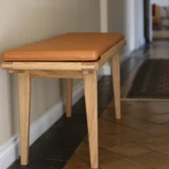 KA60 bænk, olieret eg/cognac