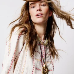 Karena Shirt, cloud dancer