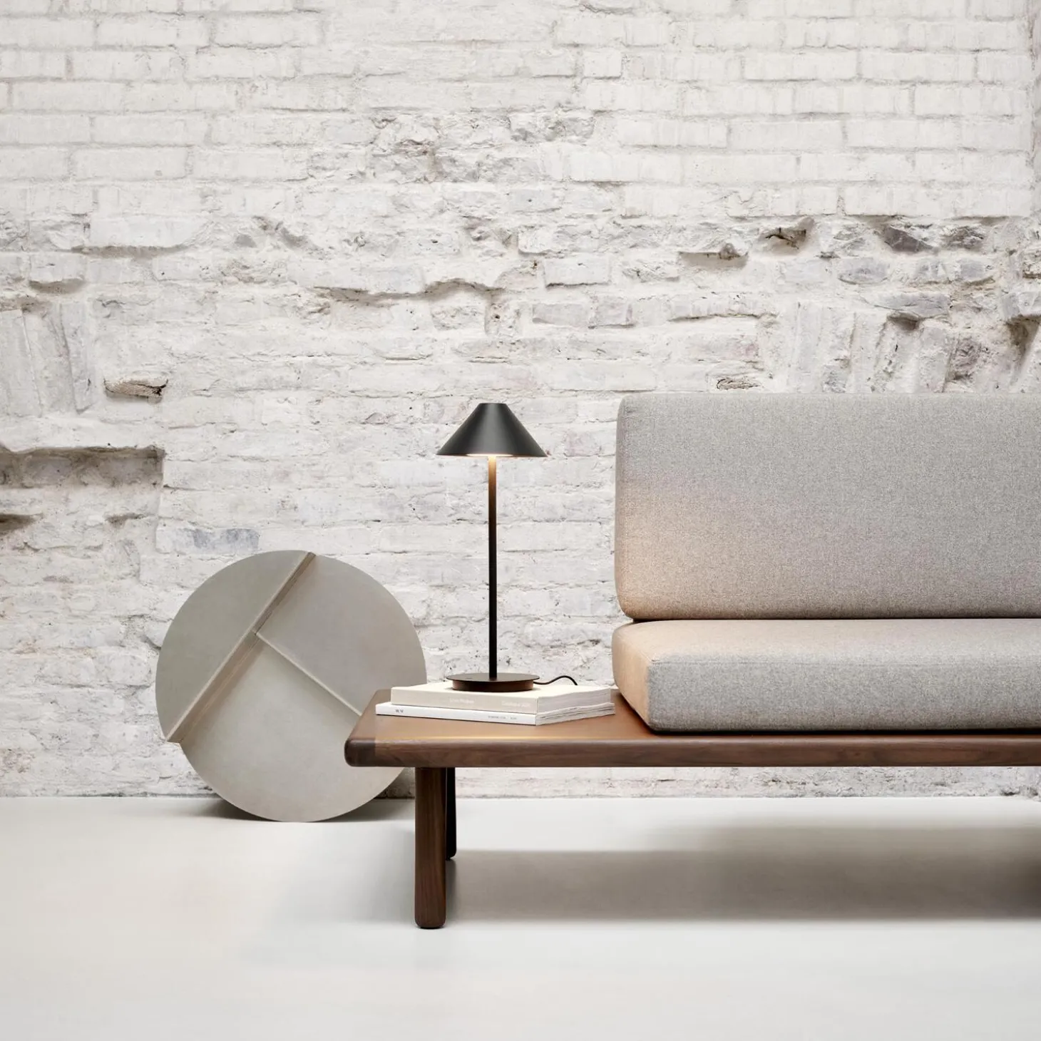 Keglen bordlampe, sort