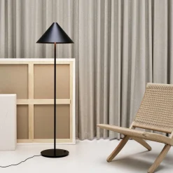 Keglen gulvlampe, sort