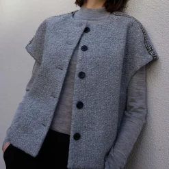 Kino cape, ligth grey