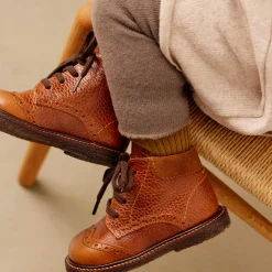 Klassisk snøresko med brogue detaljer, cognac