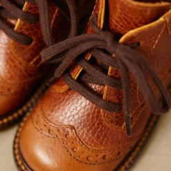 Klassisk snøresko med brogue detaljer, cognac