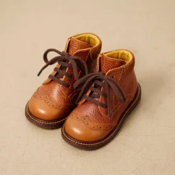 Klassisk snøresko med brogue detaljer, cognac