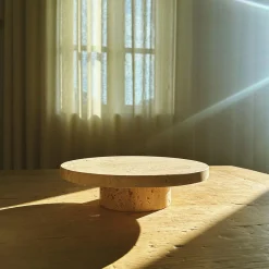 Lavt dekorativt fad, sand