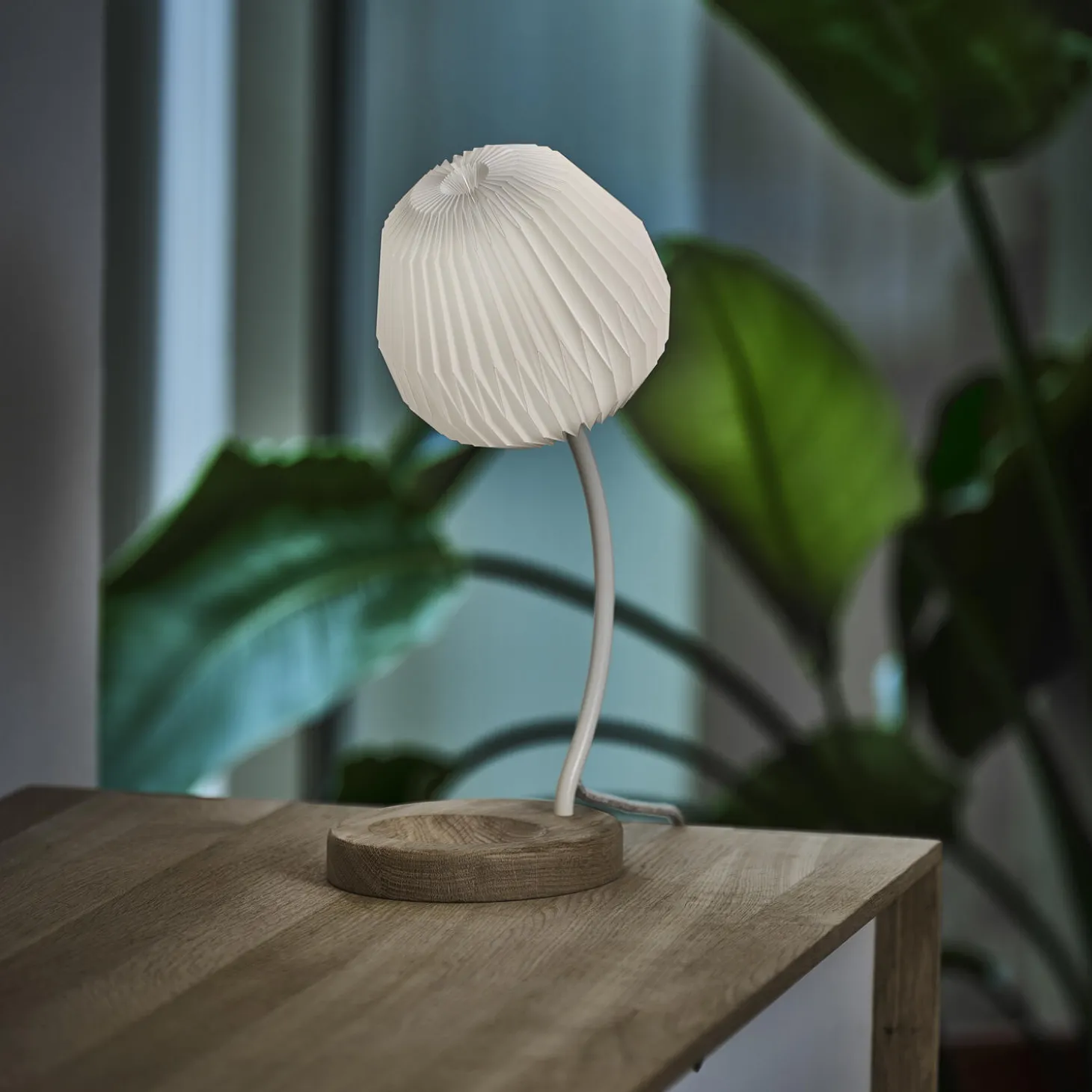 Le Klint 330 Bouquet bordlampe, cream white