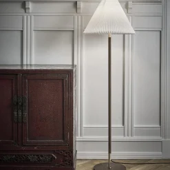 Le Klint 328 gulvlampe med papirskærm, røget eg