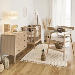 Leander Linea™ puslebord med skumhynde, oak