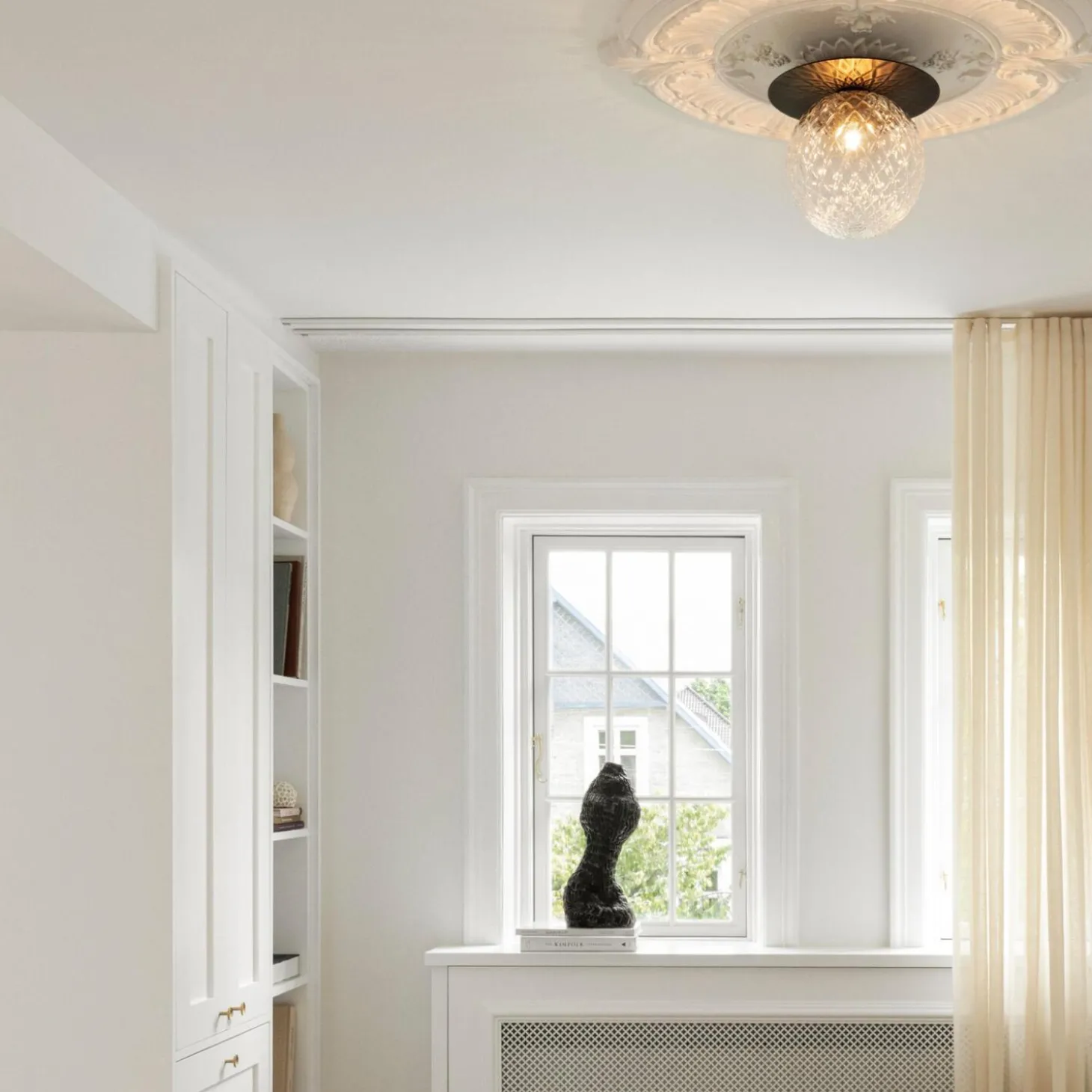 Liila 1 Large Wall Lamp, black/optic clear