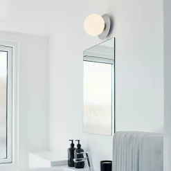 Liila 1 Medium Wall Lamp, light silver/opal